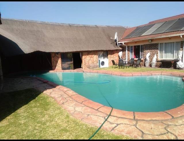 4 BEDROOM HOUSE FOR SALE IN SHARON PARK